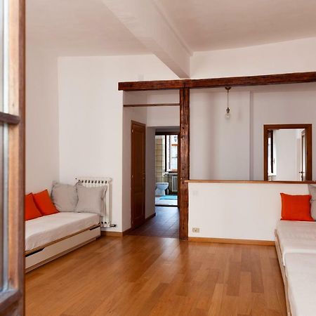 Maison Isabella - Appartamento Nel Cuore Di Aoste Extérieur photo